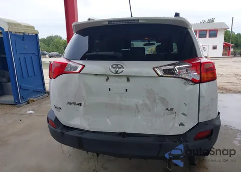 2015 Toyota Rav4 Le z USA, uszkodzony, nr VIN JTMZFREV7FJ053277